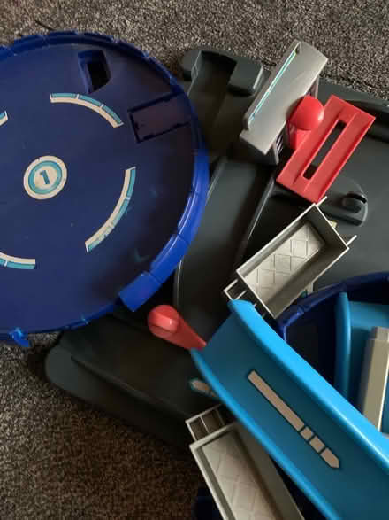 Photo of free ELC - toy garage (Brize Norton - OX18) #3