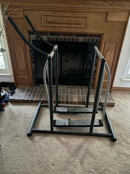Photo of free Manual metal treadmill (8 Mile & Meadowbrook) #1