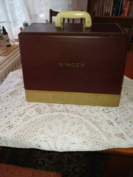 Photo of free Singer sewing machine (Wavertree, L15) #1
