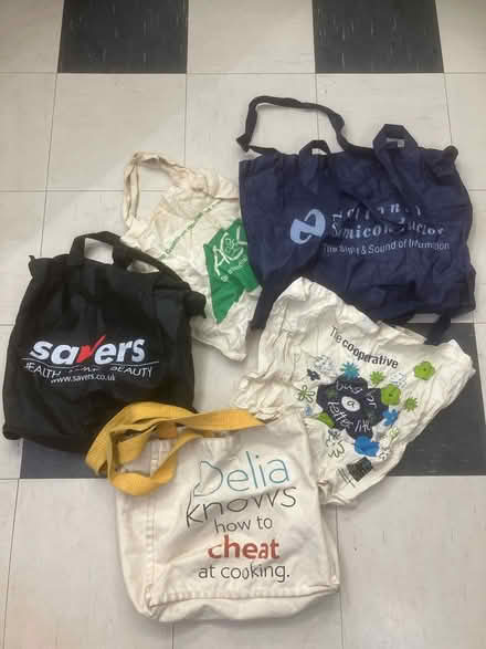 Photo of free 5 cloth shopping bags (OX4 Temple Cowley Oxford) #1