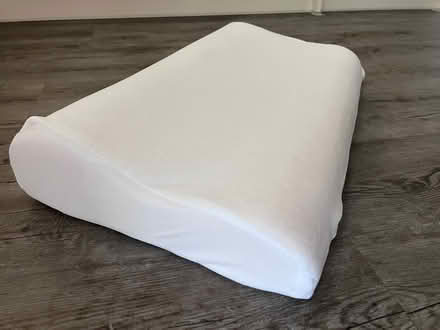 Photo of free Pillow - Memory Foam (ME14 Hockers Lane) #3