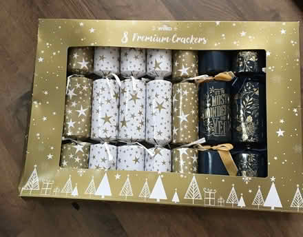 Photo of free Box of mixed Christmas crackers (Sheldon B26) #1