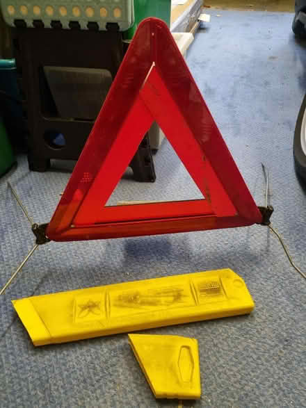 Photo of free Talmu car warning triangle (wallingford..wantage road) #1