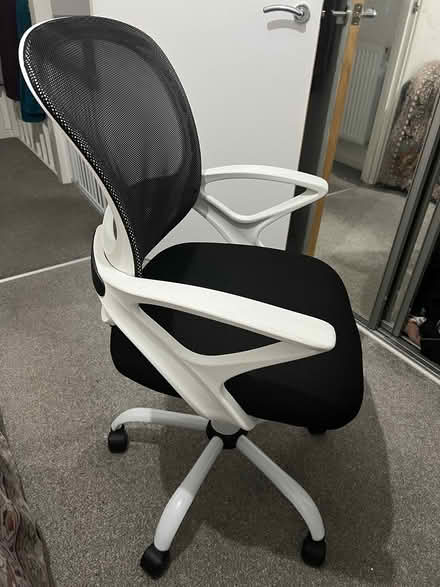Photo of free Swivel Office chair (Dn4 0FL) #1