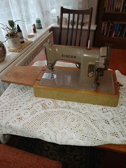 Photo of free Singer sewing machine (Wavertree, L15) #2