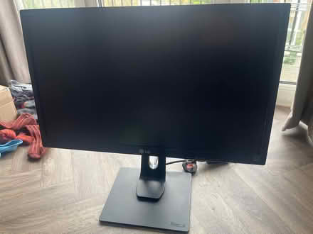 Photo of free LG Flatscreen HDMI Monitor (KT5 Berrylands) #1