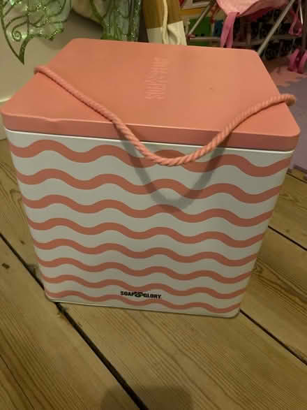 Photo of free EMPTY Tin Box (University Area RG1) #1