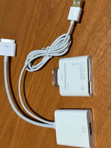 Photo of free Apple 30pin camera & hdmi extender (Marshalswick AL4) #1