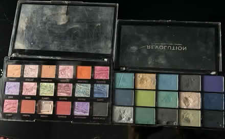 Photo of free Eye shadow palette (E3) #1