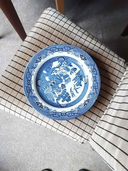 Photo of free 6 Blue willow pattern dinner plates (Great Moor SK7) #1