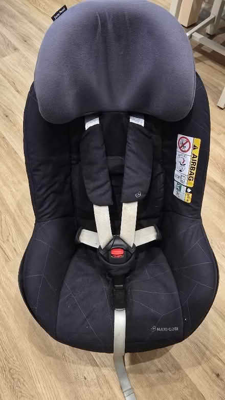 Photo of free Maxi Cosi Isofix seat and base (New Bradwell MK13) #1