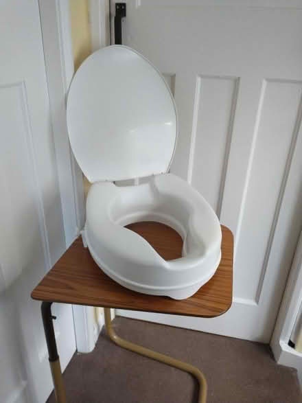 Photo of free Raised toilet seat (Patchway BS34) #1