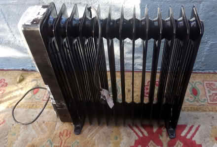 Photo of free Large oil-filled radiator with timer (Stroud GL5) #2