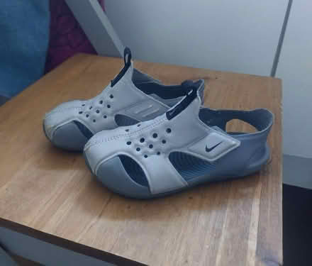 Photo of free 2 x kids sandals Nike n Clarks (B32) #1