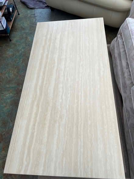 Photo of free Marble coffee table (Layer-de-la-Haye CO2) #2