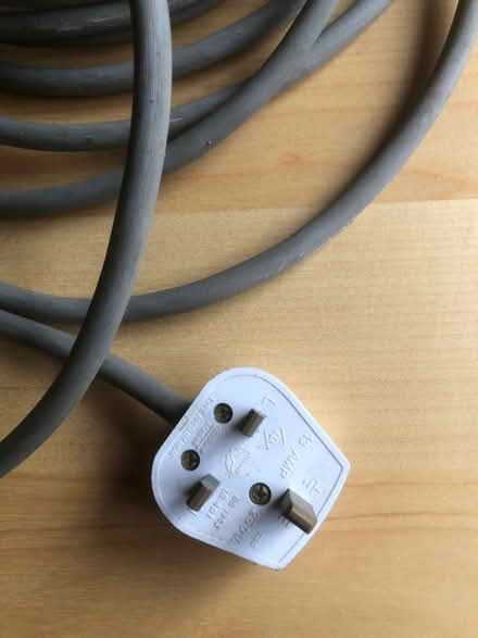 Photo of free 4 point extension cable/socket (North Tonbridge TN9) #2