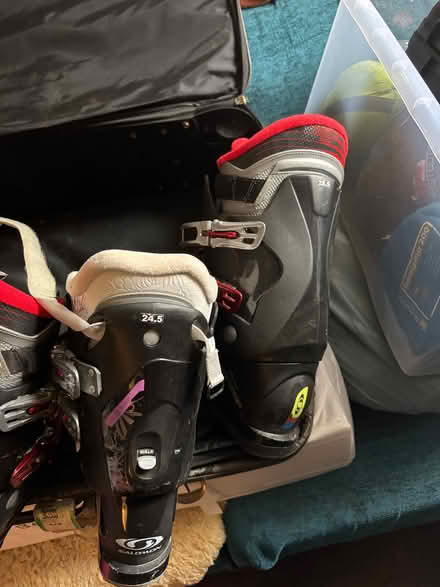 Photo of free Ski boots (Teddington TW11) #2
