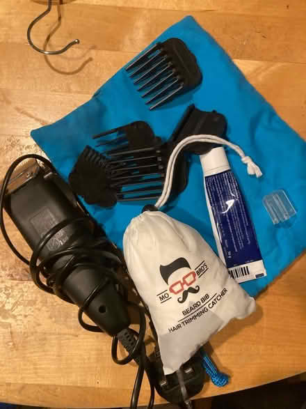 Photo of free Hair clipper with attachments (Heeley S8) #1