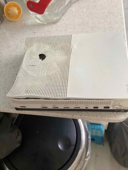 Photo of free Xbox 1S spares or repair (UB7 West Drayton) #1