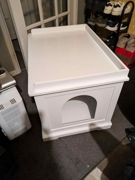 Photo of free Walk in cat litter house (MK45) #2