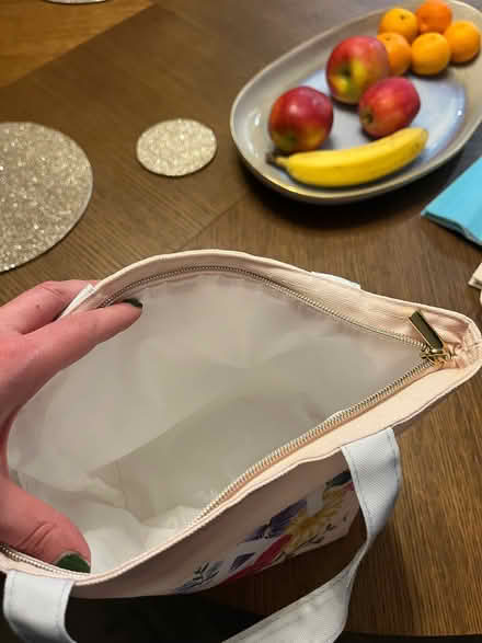Photo of free Pretty floral lunch bag (Wokingham RG40) #4