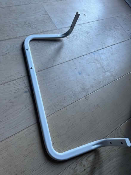 Photo of free IKEA extendable clothes rail (HP22 Wendover) #1