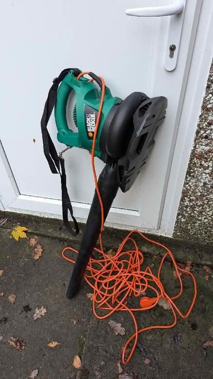 Photo of free Leaf blower/vacuum (Ellenbrook M28) #1