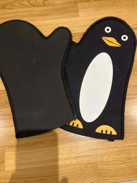 Photo of free 2 oven gloves (Summertown- OX2 7P) #2