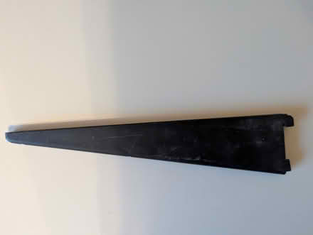 Photo of Spur shelf brackets x 3 (Guarlford WR14) #1