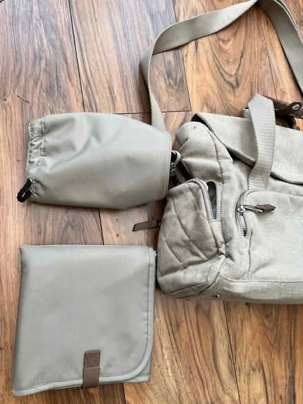 Photo of free Baby bag for mum (Brentford Gate TW8) #2