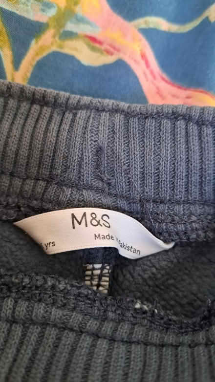 Photo of free M&S kids joggers 5-6 years (Hornsey N8) #3