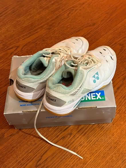 Photo of free Women’s yonex badminton trainers (HA0) #2