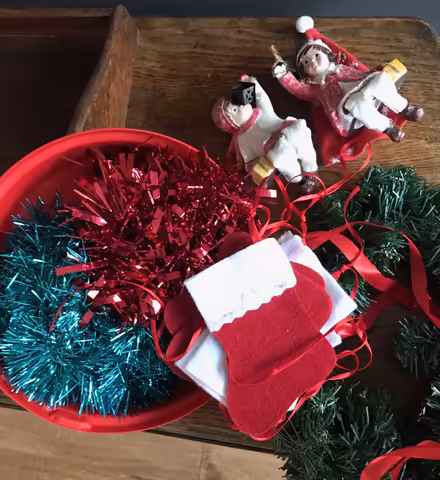 Photo of free 4ft Christmas tree and decorations (BR6) #4