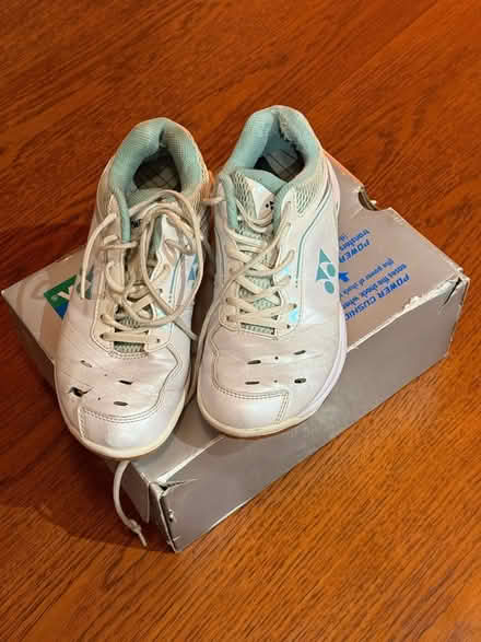 Photo of free Women’s yonex badminton trainers (HA0) #1