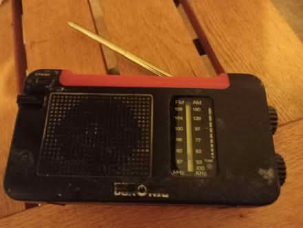 Photo of free Wind up radio (Castle MK40) #1