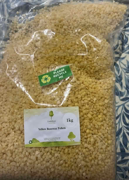 Photo of free bag of Beeswax pellets (GU14) #1