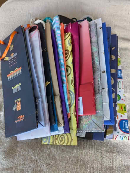 Photo of free Bottle gift bags (Fleetville AL4) #1