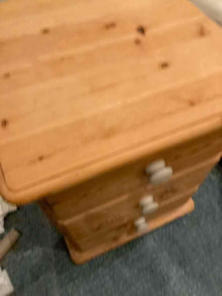 Photo of free Small chest of drawers (Harpenden) #3