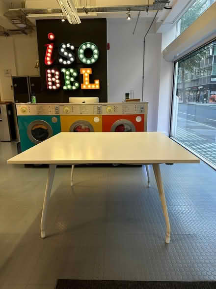 Photo of free White table (Fitzrovia, W1W) #2