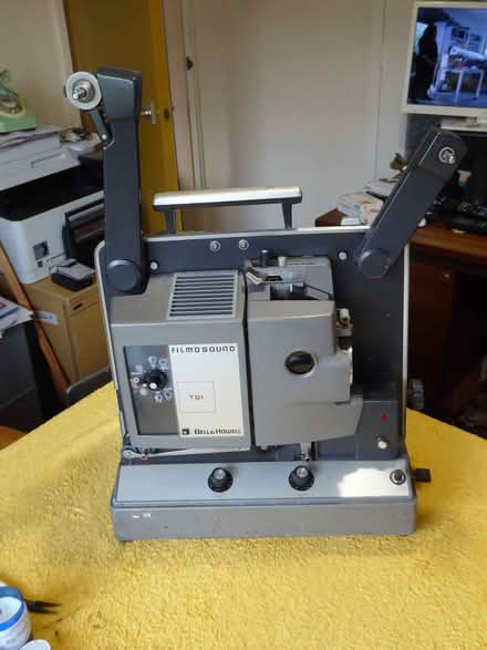 Photo of free 16mm cine projector - spares or repair (Tilgate RH10) #1