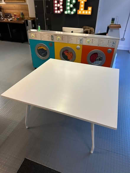 Photo of free White table (Fitzrovia, W1W) #1