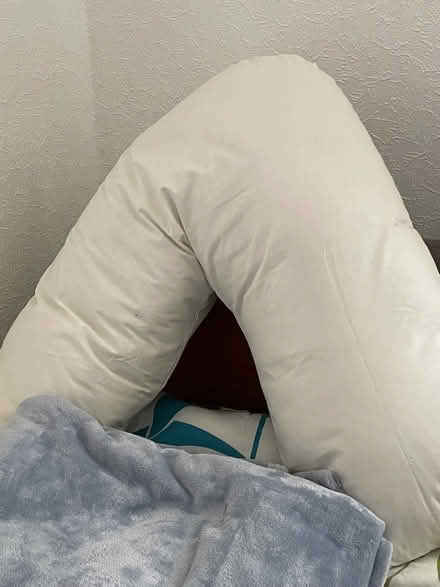 Photo of free V shaped pillow (Kirkdale L20) #2