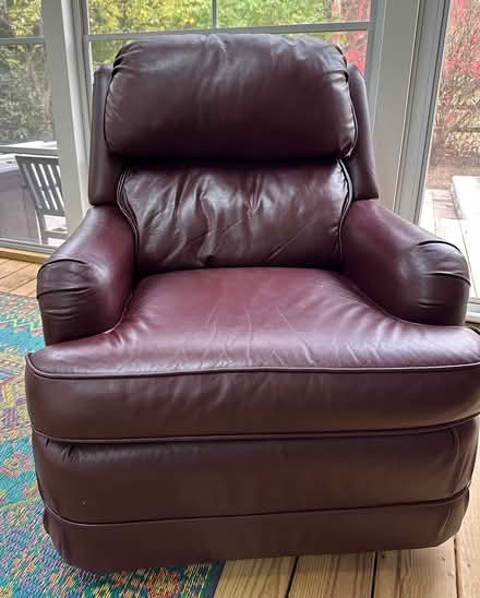 Photo of free leather recliner (bethesda, MD) #1