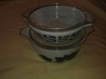 Photo of free 2 Pyrex Casseroles with lids (Nr South Norwood Lakes SE19) #1