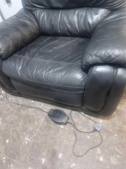 Photo of free Black leather Chair (DE56 Belper) #2