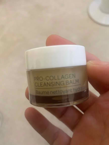 Photo of free Elemis:travel cleanser & facial pad (Raynes Park) #2