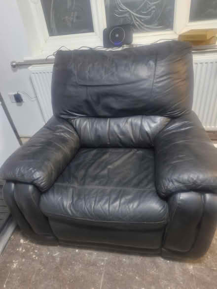 Photo of free Black leather Chair (DE56 Belper) #1