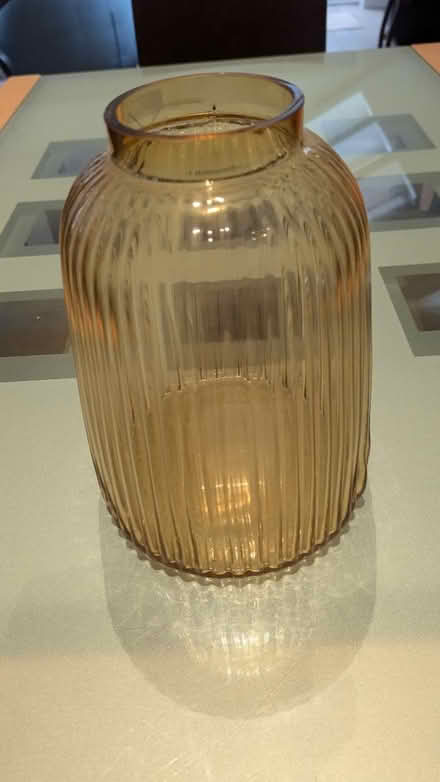 Photo of free Large glass vase (Willesden Green) #1