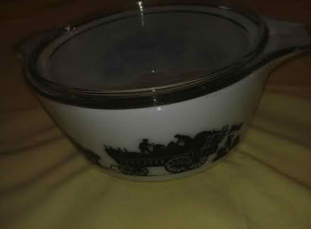 Photo of free 2 Pyrex Casseroles with lids (Nr South Norwood Lakes SE19) #3