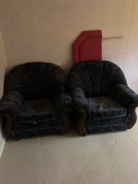 Photo of free 3 piece suite sofa and arm chairs (Swanley BR8) #2